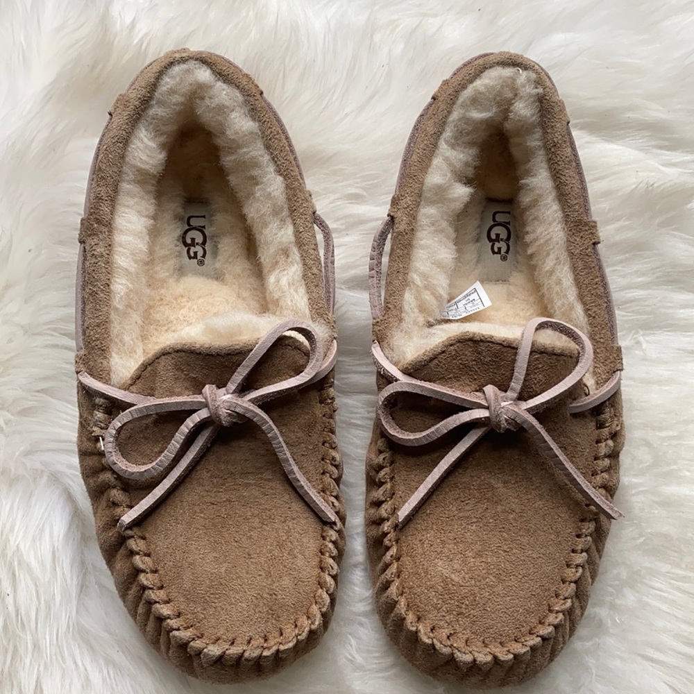 NEW UGG Dakota slippers 5